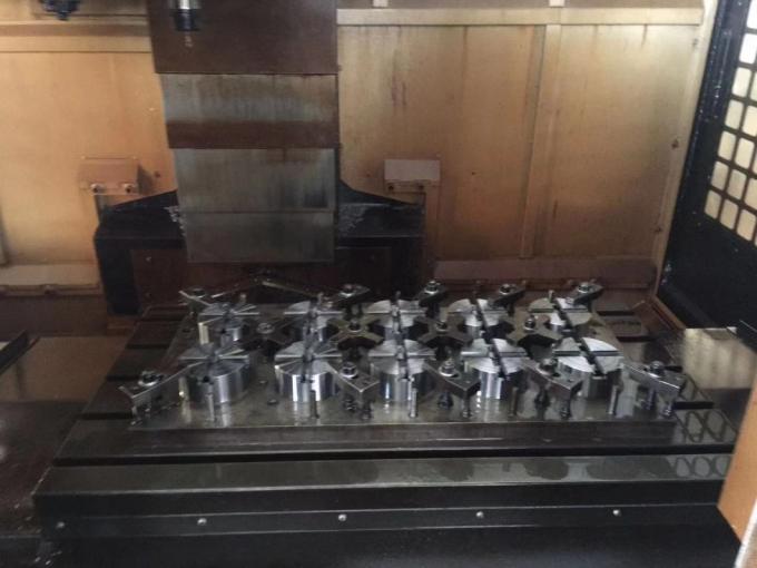 تراش فلزی CNC برقی Mt6 تراش Cnc با دقت بالا با سیستم کنترل برنامه 1