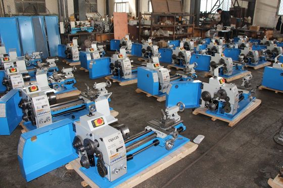 C6241 CNC فلزی تراش 230 ولتی ساختار دوجداره فلزی نیمکتی