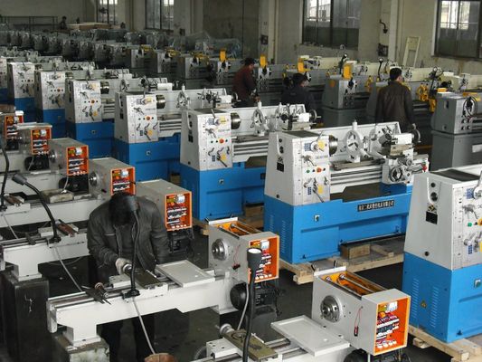 C6241 CNC فلزی تراش 230 ولتی ساختار دوجداره فلزی نیمکتی